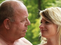 Blond, Pijpbeurt, Hondjeshouding, Gapende, Handbeurt, Zoenen, Buiten, Mager