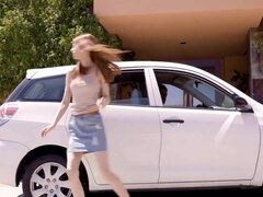 18 jaar, Bruinharig, Gevangen, Hondjeshouding, Hd, Kut duiken, Tiener, Tieten likken