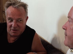 Blasen, Spermaladung, Kehlenfick, Schwanz, Natürlichen titten, Dürr, Jungendliche (18+), Flotter dreier