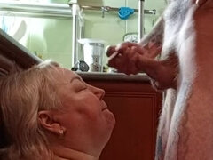 Wohlbeleibte schöne frauen, Blasen, Sperma im mund, Spermaladung, Hd, Milf, Mutti, Sperma