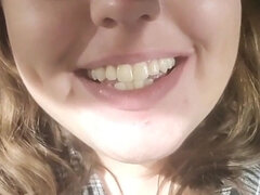 Amateur, Belle grosse femme bgf, Voiture, Mère que j'aimerais baiser, Solo, Bizarre