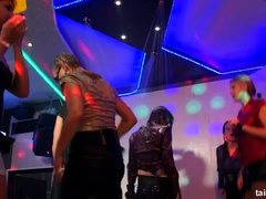 Verein, Tanzen, Puppe, Lesbisch, Orgie, Party, Pornostars, Satin