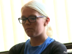 Blondinka, Fafanje, Zunanji izliv, Očala, Prvoosebno snemanje seksa, V javnosti, Resničnost