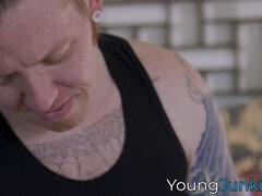 Baben, Avsugning, Sperma shot, Snopp, Handjobb, Hardcore, Naturliga tuttar, Fitta