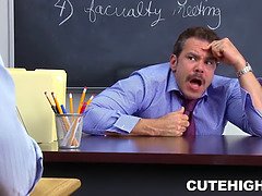 Cumizás, Gesztenyebarna, Kutya póz, Kőkemény, Latin lány, Filigrán alkatú, Fiú, Tini