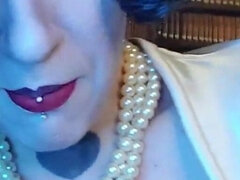 Gros cul, Gros seins, Femme dominatrice, Mature, Solo, Tatouage