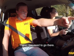 Suihinotto, Auto, Luonnolliset tissit, Näkökulma pov, Hame, Sukkahousu, Tatuointi, Tissit