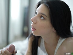 Kukk suging, Brunette, Runke, Kyssing, Slikking, Fitte, Tenåring, Pupper