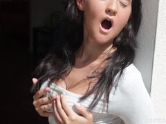 Store bryster, Brunette, Klub, Europærer, Onani, Barberet, Solo, Teenager