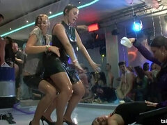 Kukk suging, Påkledd, Hunn, Gruppe, Slikking, Onani, Fest, Swingers