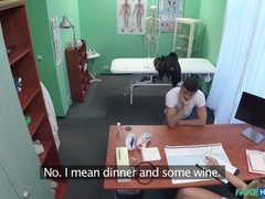 Sucer une bite, Branlette thaïlandaise, Léchez, Infirmière, Bureau, Chatte, Uniforme, Voyeur
