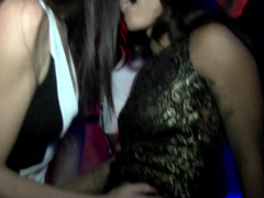 Rubia, Morena, Club, Corridas faciales, Lesbiana, Lencería, Orgía