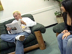 Hemmafru, Man, Pengar