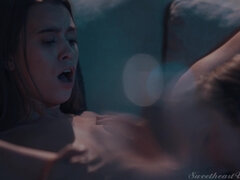 Røv, Badeværelse, Bukser, Kysse, Lesbisk, Nederdel, Spanking, Våd