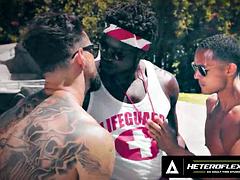 Anal, Bondage domination sadisme masochisme, Grosse bite, Bikini, Sucer une bite, Interracial, Muscle, De plein air