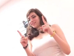 18, Amatør, Pik sutte, Brunette, Lille kvinde, Spansk, Teenager, Bryster