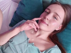 Brunetka, Sperma v puse, Stříkání spermatu, Roztomilá, Na obličej, Teenka