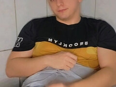 18, Amatorka, Duży kutas, Europejski, Francuski, Masturbacja, Sikanie, Nastolatki