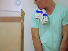 18, Kuřba, Brunetka, Honění, Prirodzené prsia, Krátke vlasy, Teenka, Kozičky