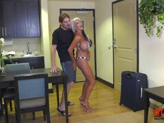 Grosse titten, Blondine, Geile alte tussi, Spermaladung, Hundestellung, Reif, Milf, Schlampe