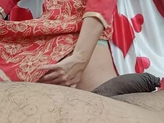 Slutty Mature Is Feeling Horny