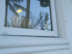 Stora tuttar, Blondin, Doggystyle, Europeisk, Milf, Utomhus, Pov, Tatuering