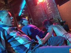 Boquete, Morena, Peituda, Hardcore, Nuas, Orgia, Esguichando, Sexo grupal a três