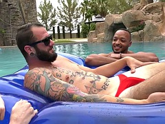 Alt bisexual babe gets her pussy 3way fucked by BBC outdoor