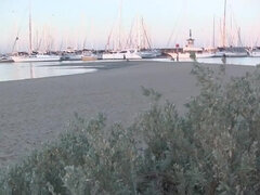 Strand, Stora tuttar, Bikini, Avsugning, Naturliga tuttar, Utomhus, Pov, Offentlig