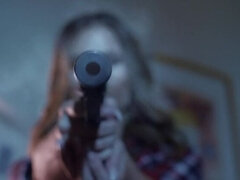 Hatvankilences, Fürdőszoba, Ujjazás, Csókolózás, Természetes mellek, Valóság, Magas, Tetkó