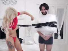 Kenzie Reeves taste a huge cock in a slumber fuck party