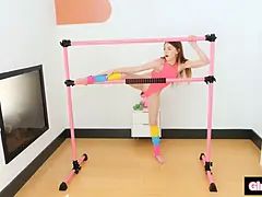 デカチン, フェラチオ, バック, オーガズム, 赤毛, 馬乗り, 締まりの良い, 濡れ