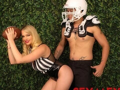 Grosser arsch, Grosser schwanz, Grosse titten, Blondine, Blasen, Hundestellung