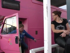 Amateur, Tetas grandes, Coche, Acercamiento, Corridas faciales, Sexo duro, Hd, Coño