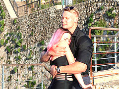 Grosser arsch, Grosser schwanz, Wettbewerb