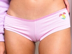 Amatorka, Duży tyłek, Palcówka, Masturbacja, Krótkie włosy, Chudy, Solo, Odpędzanie