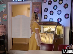 Ebony teenage eating a mom waitress vagina