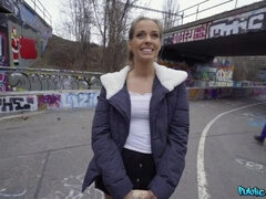 Amatoriale, Pompino, Brunetta, Gola profonda, Facciale, Punto di vista pov, Tatuaggi, Terzetto