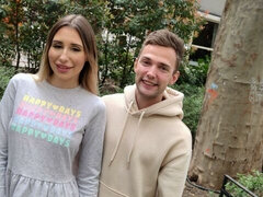 Gros cul, Grosse bite, Gros seins, Sucer une bite, En levrette, Maigrichonne, Adolescente