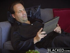 Grosse bite, Gros seins, Blonde, Tir de sperme, En levrette, Faciale, Chevaucher, Jarretelles