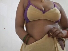 Hot Indian bhabhi looking to get it on all by herself