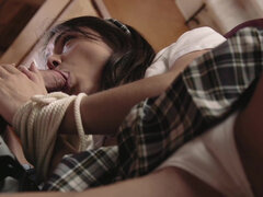 18, Kuřba, Brunetka, Dildo, Na tvár, Pička, Kozičky, Uniforma