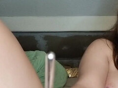 Sklavin Anny Dehnt Ihre Harnroehre Selbst