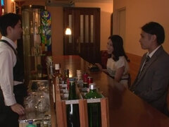 Asiatisch, Schlampe, Schwanz, Reif, Milf, Weibliche ejakulation, Ablutschen, Flotter dreier