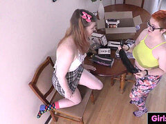 Amateur, Belle grosse femme bgf, Rondelette, Poilue, Lesbienne, Nénés, Jouets