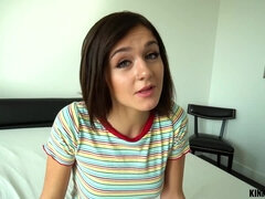 Sucer une bite, Brunette brune, Européenne, Famille, Piercing, Pov, Chatte, Adolescente