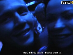 Brunetka, Piercing, Tetování