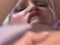 Anális szex, Hatalmas hátsó, Szájba élvezés, Ondó fröcskölés, Ujjazás, Érett feleség, Nuni, Régebbi évjáratú pornó