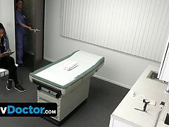 Sperma shot, Doktor, Ebenholts, Ansiktsbehandling, Handjobb, Mellanrasig, Skriker, Tonåring