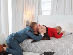 Stora tuttar, Blondin, Avsugning, Närbild, Man, Milf, Stockings